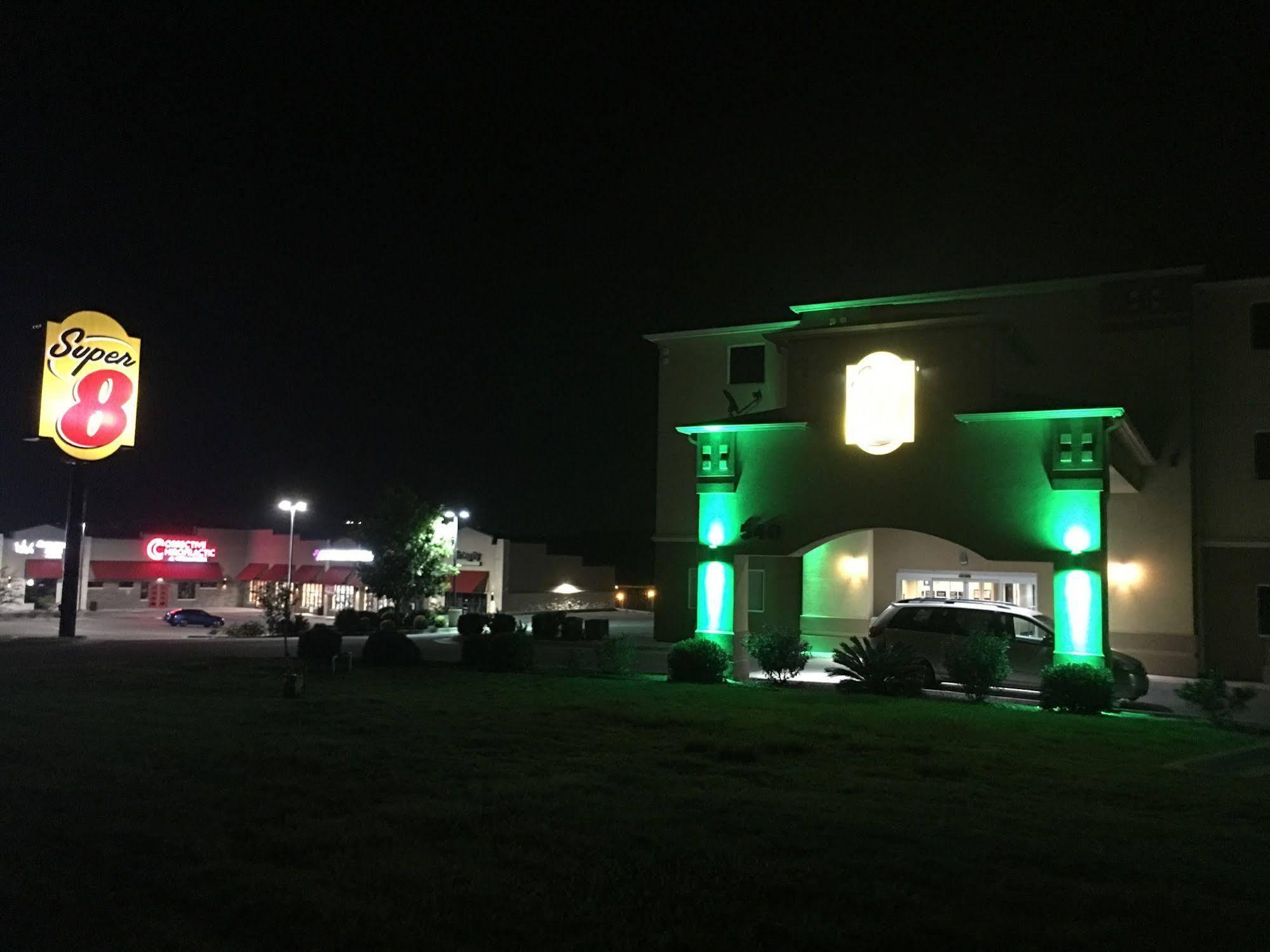 Super 8 By Wyndham Harker Heights Killeen - Fort Cavazos Bagian luar foto