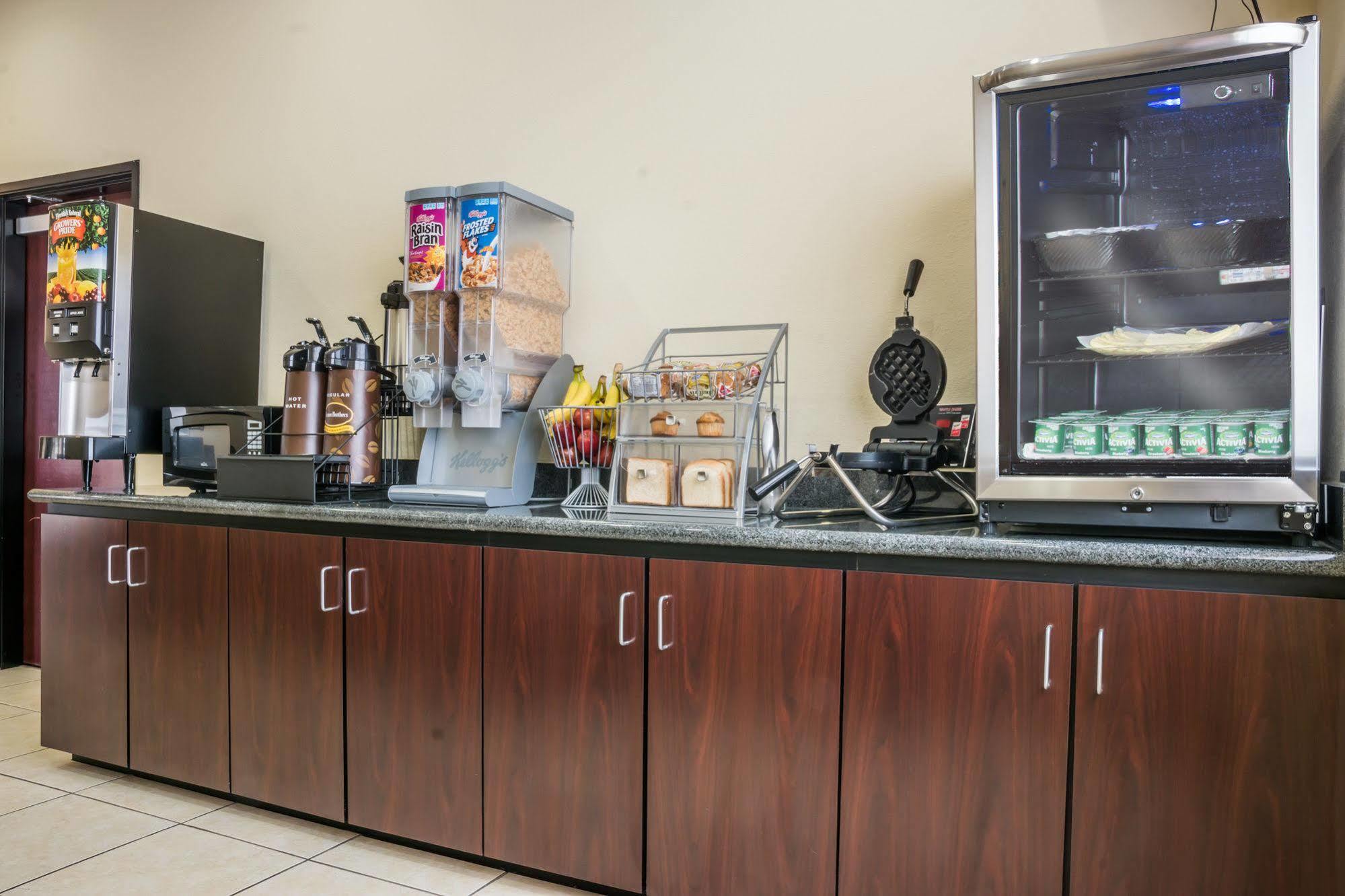 Super 8 By Wyndham Harker Heights Killeen - Fort Cavazos Bagian luar foto